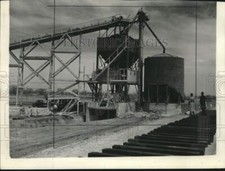 1941 Press Photo Cement silo