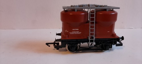Hornby gauge r125 twin silo - oo,
